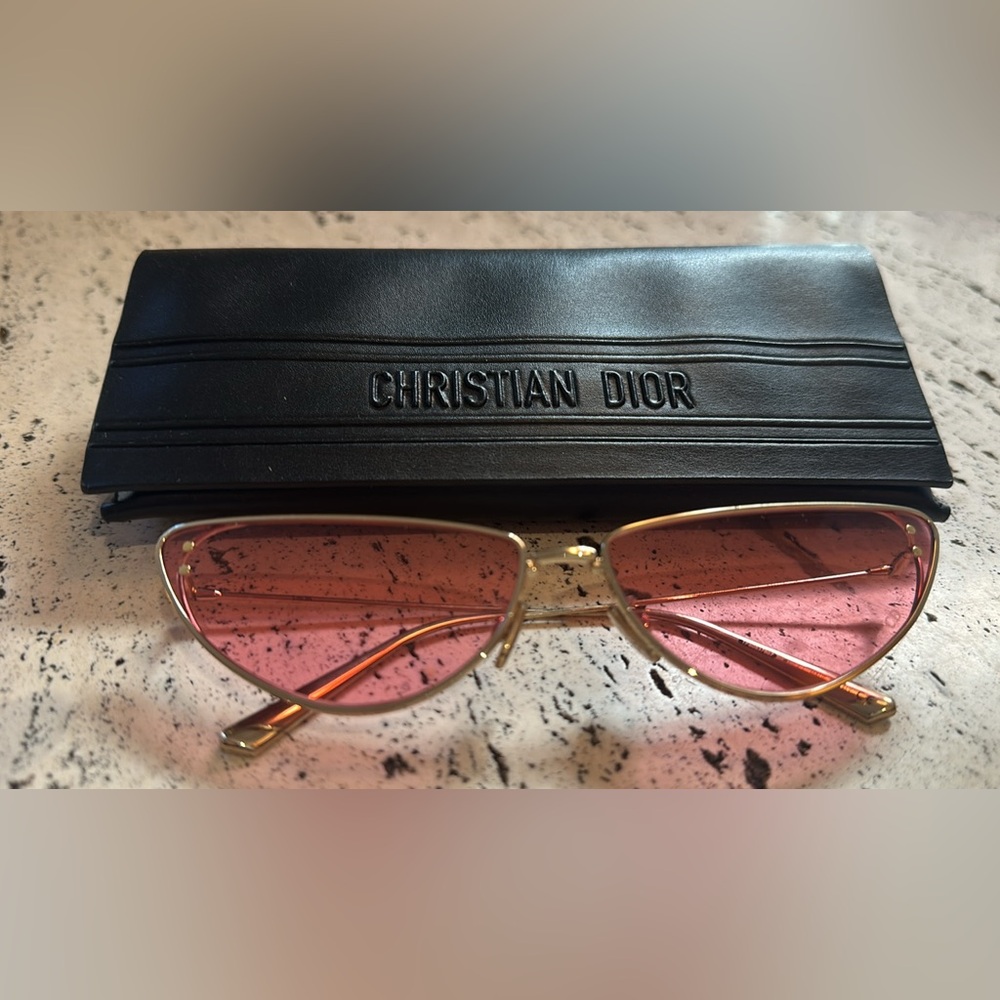 Dior Cat Eye Tinted Sunglasses Gold / Rose